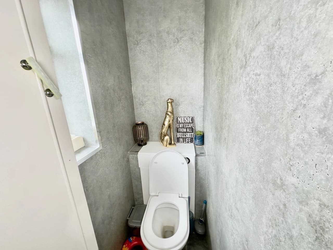 property photo 9 of 26