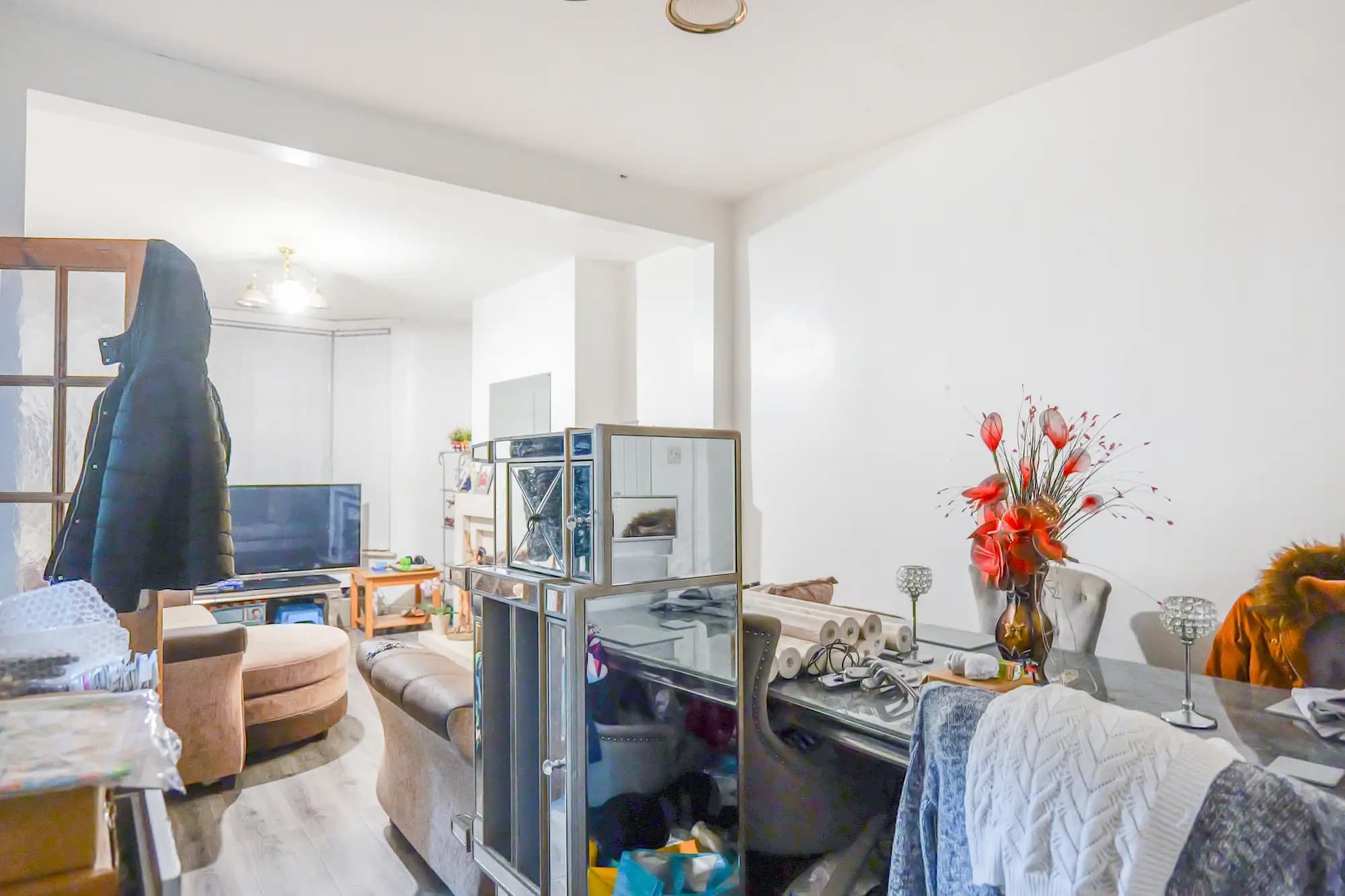 property photo 4 of 16