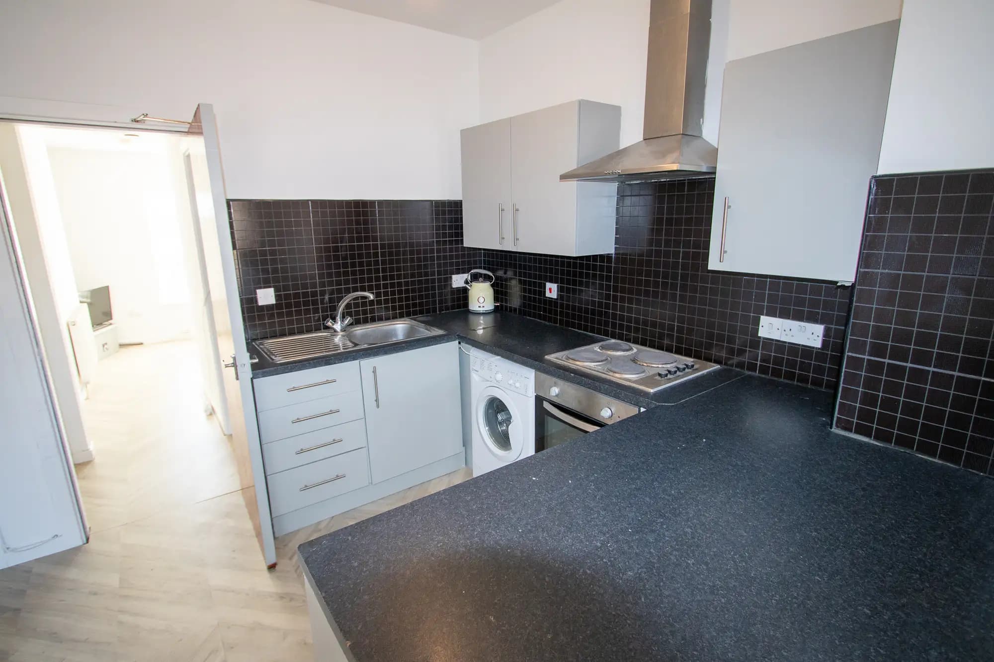 property photo 6 of 36