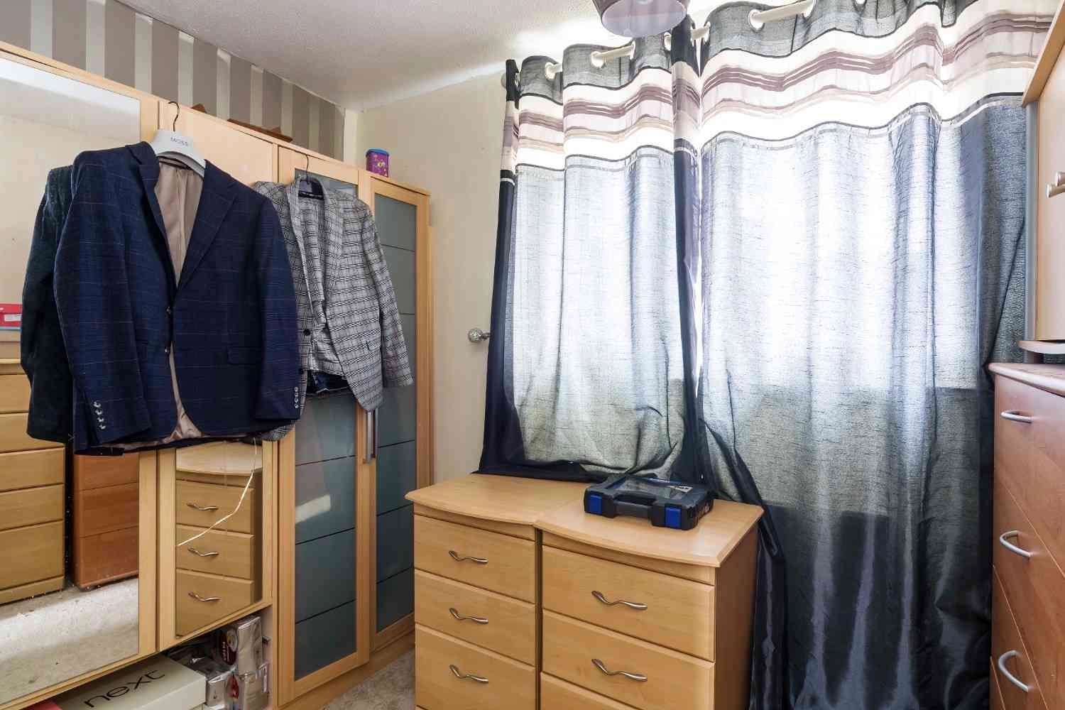 property photo 20 of 34