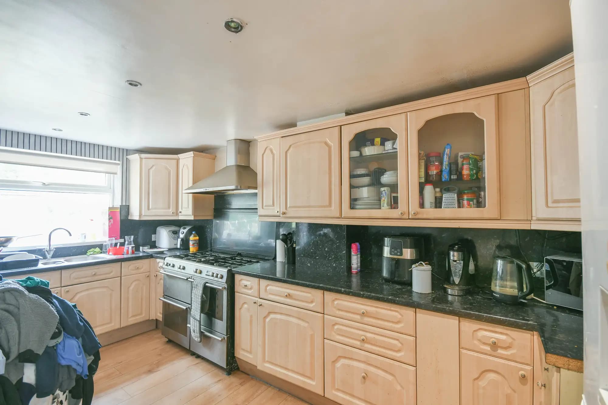 property photo 5 of 22