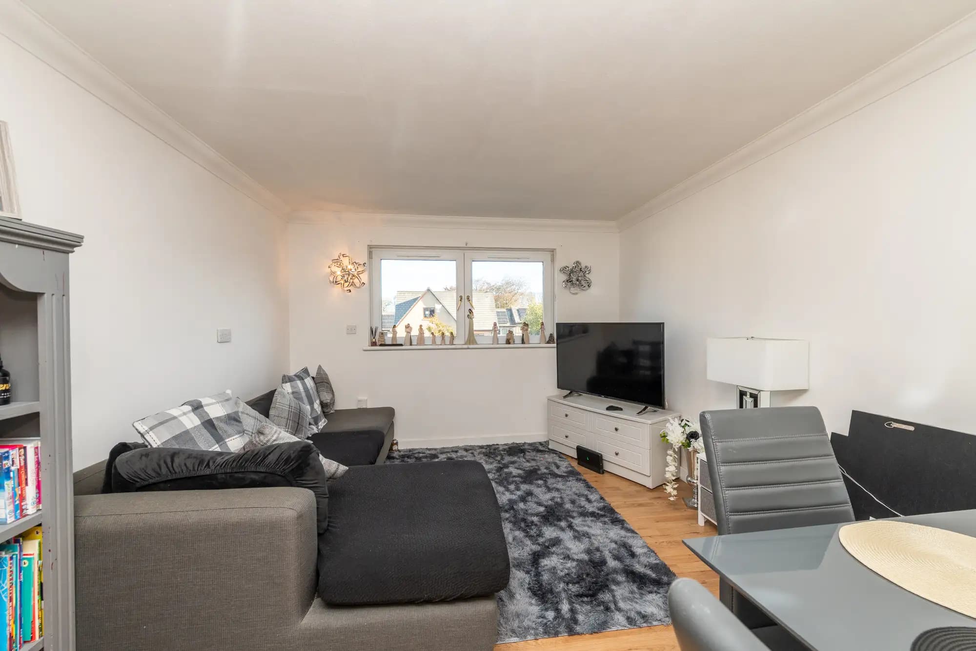 property photo 7 of 26