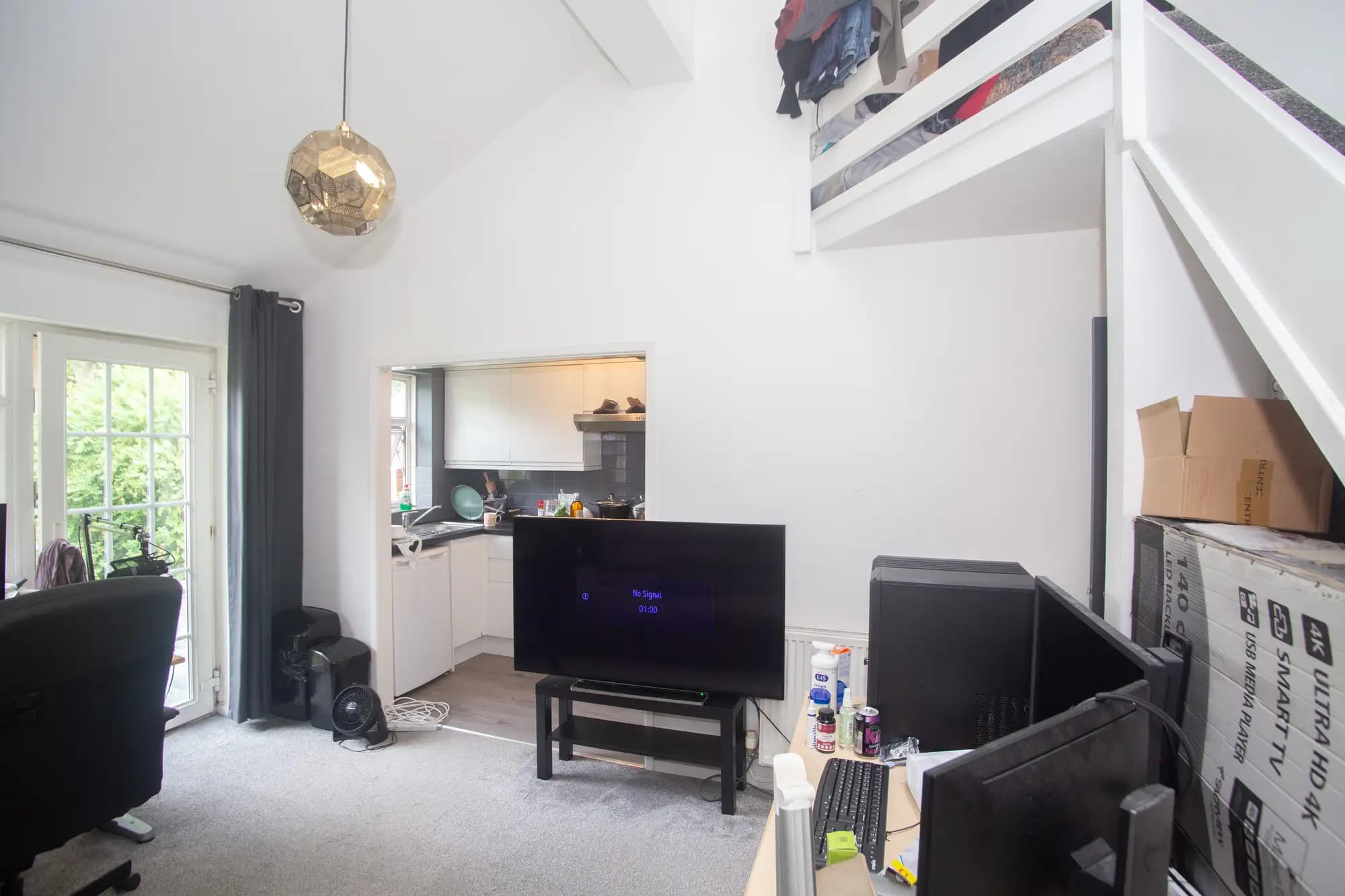 property photo 4 of 19