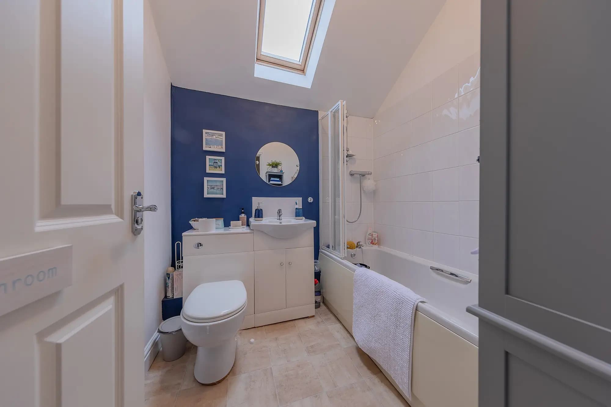 property photo 6 of 12