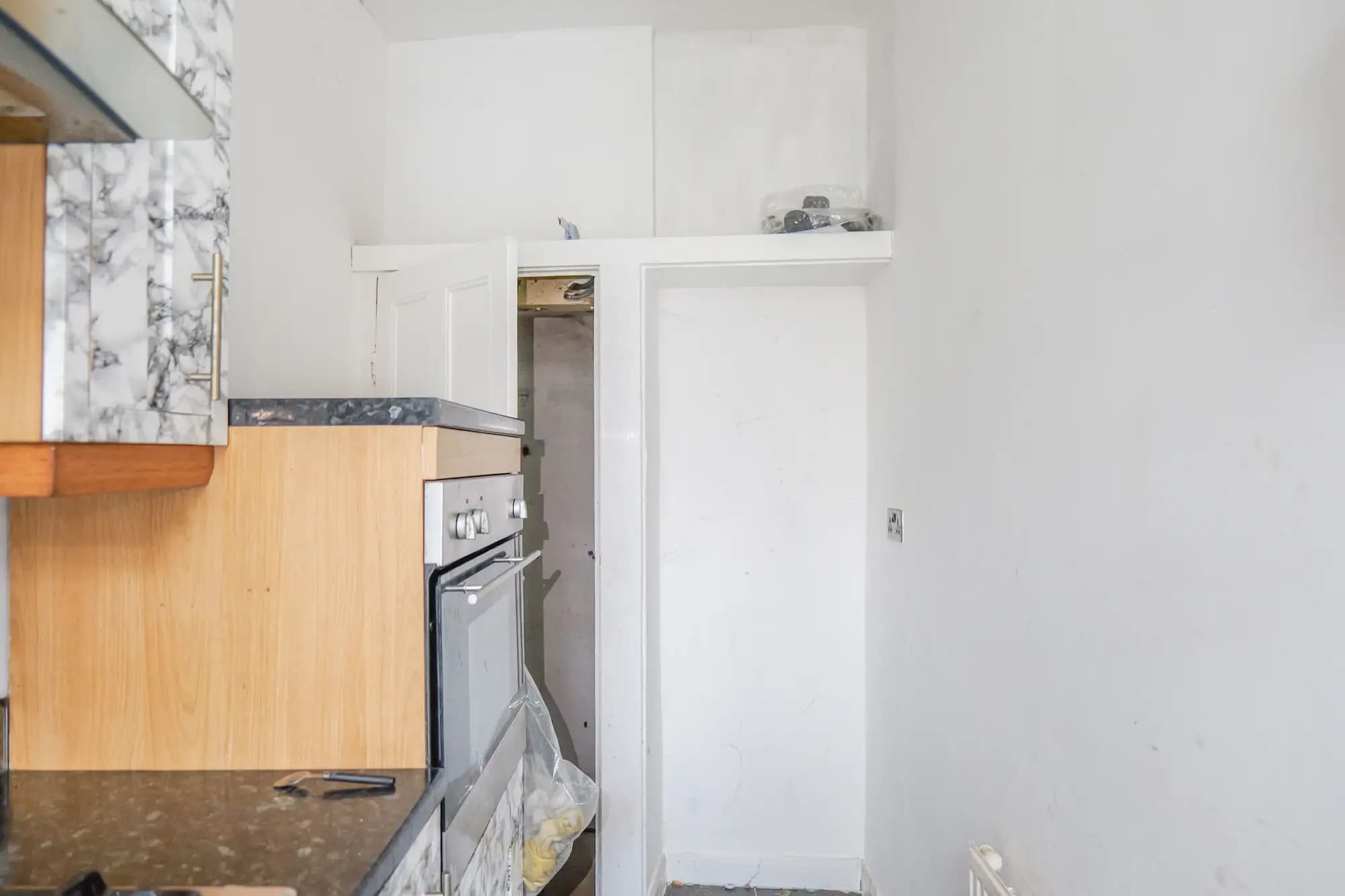 property photo 5 of 19