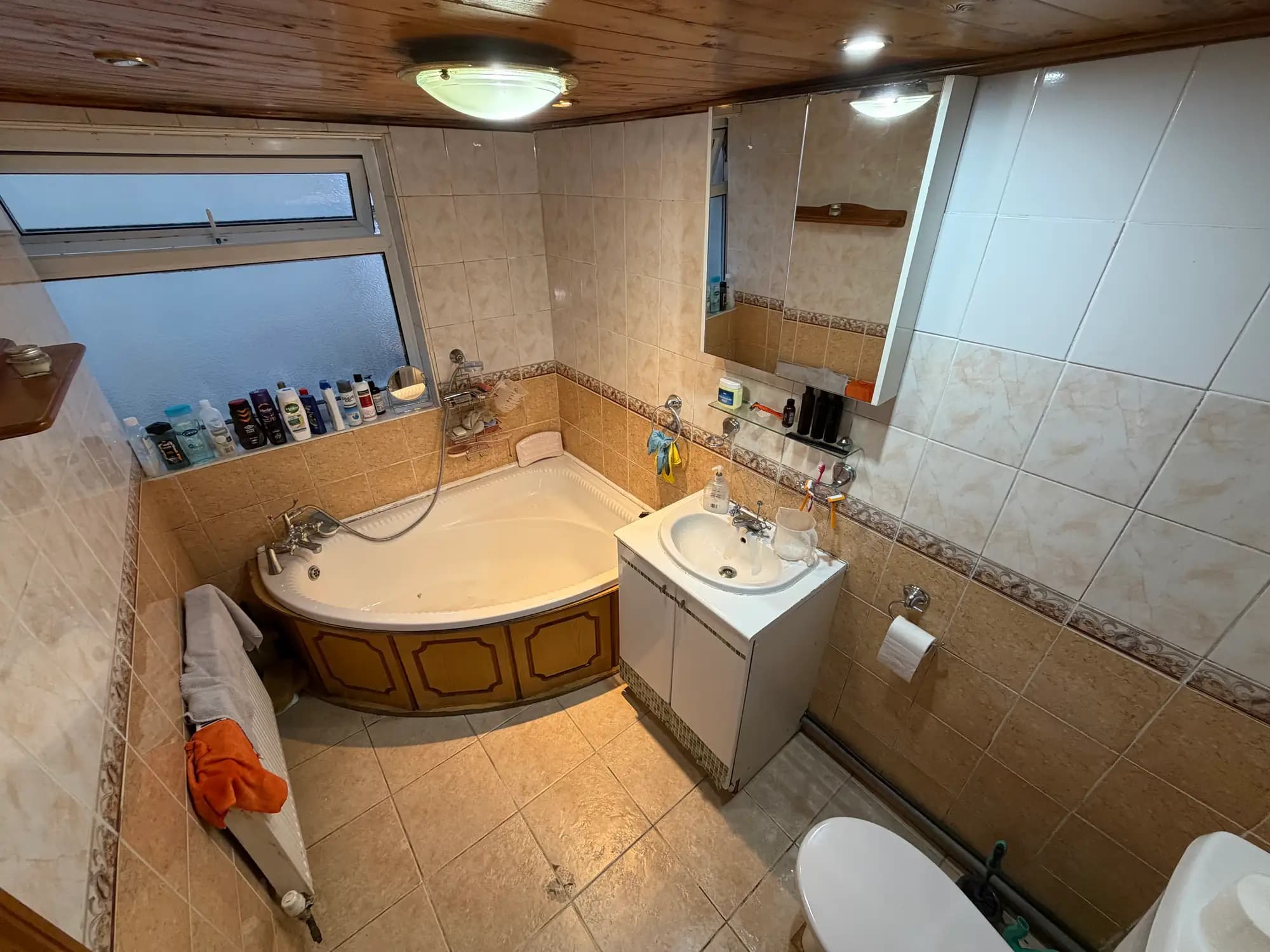 property photo 10 of 27