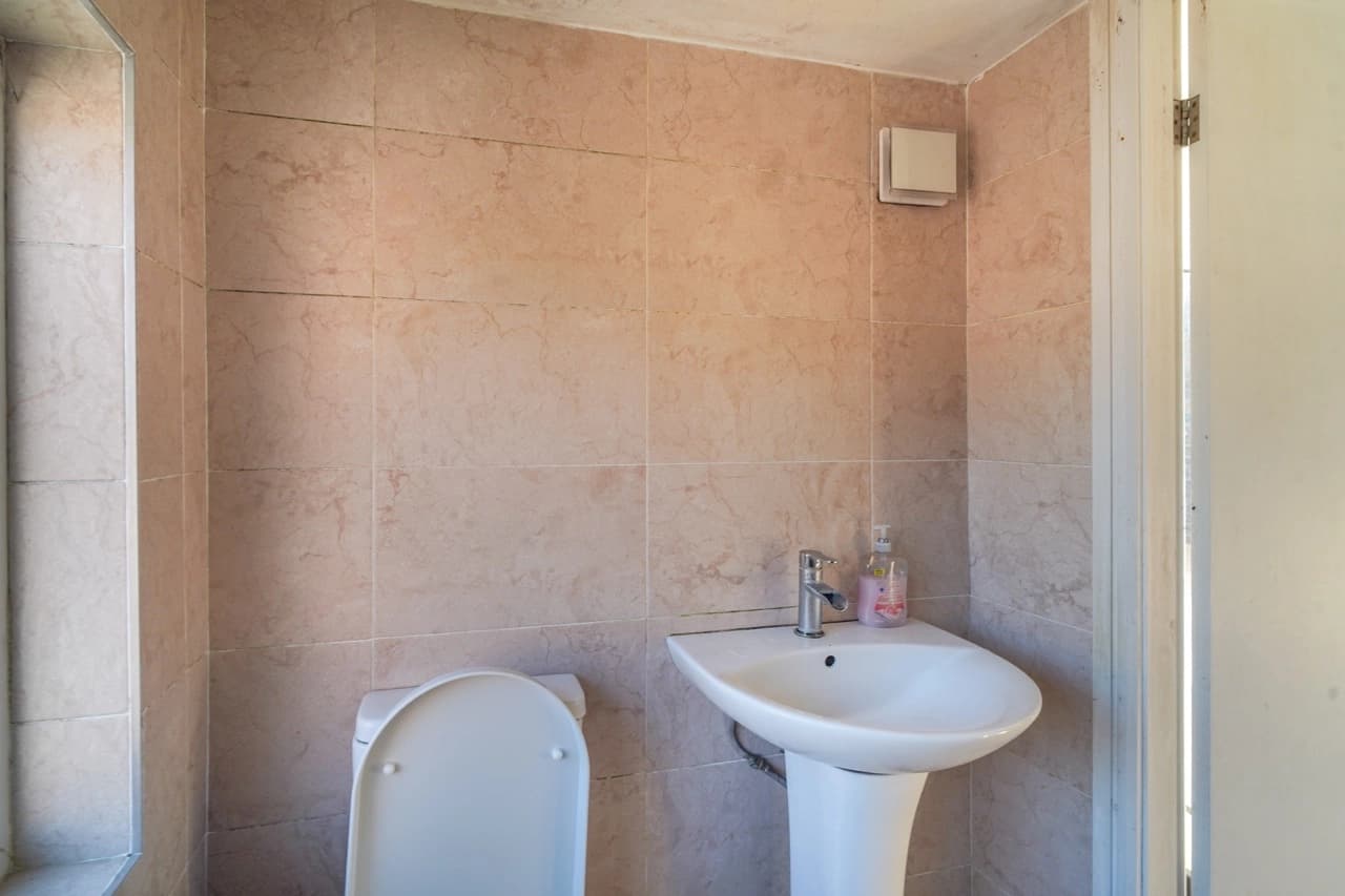 property photo 27 of 56