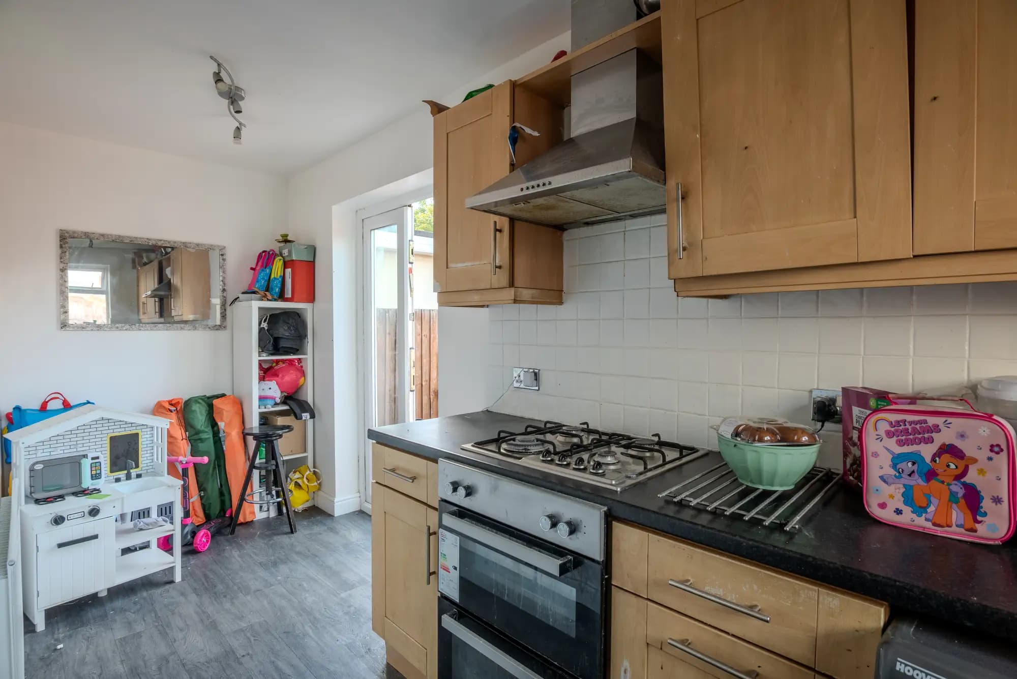 property photo 5 of 14