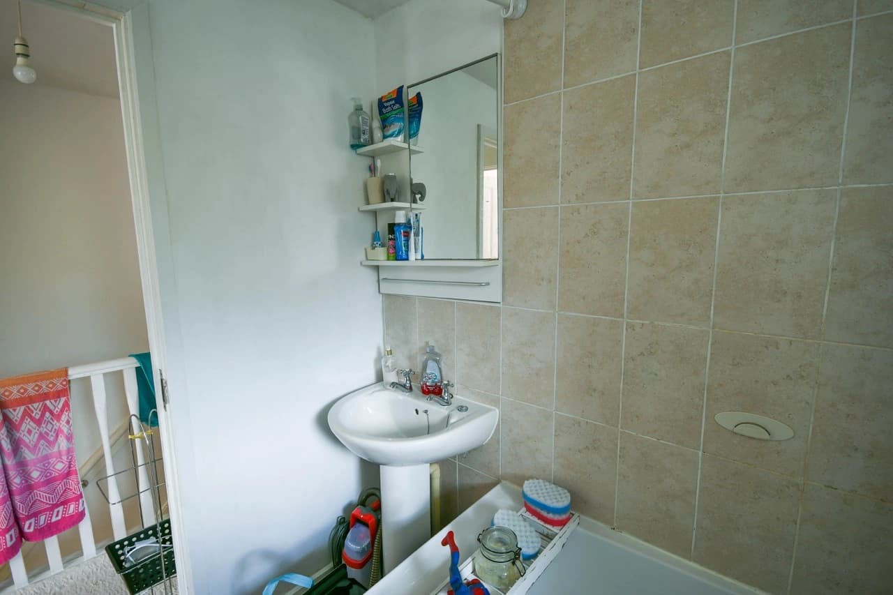 property photo 10 of 20