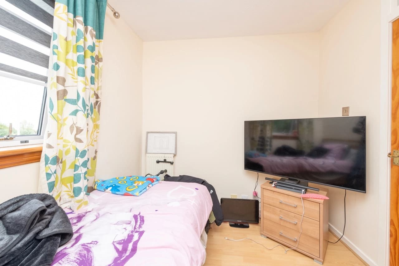 property photo 18 of 23