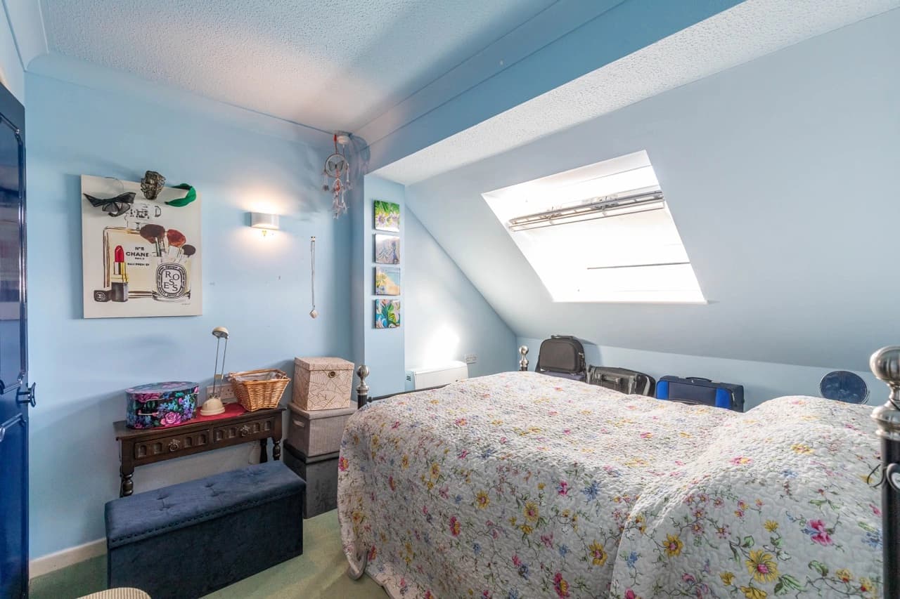 property photo 12 of 18