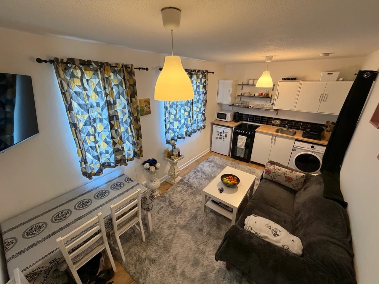 property photo 6 of 18