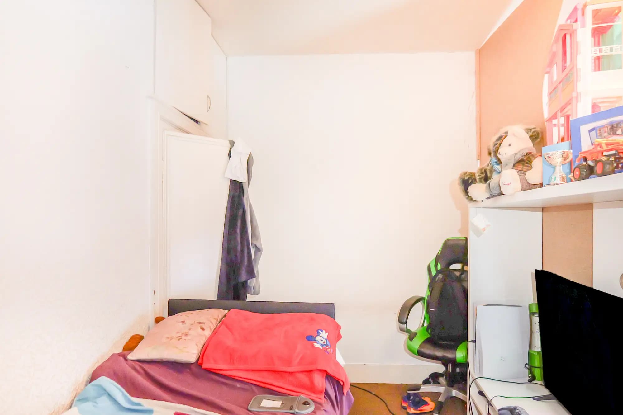 property photo 13 of 24