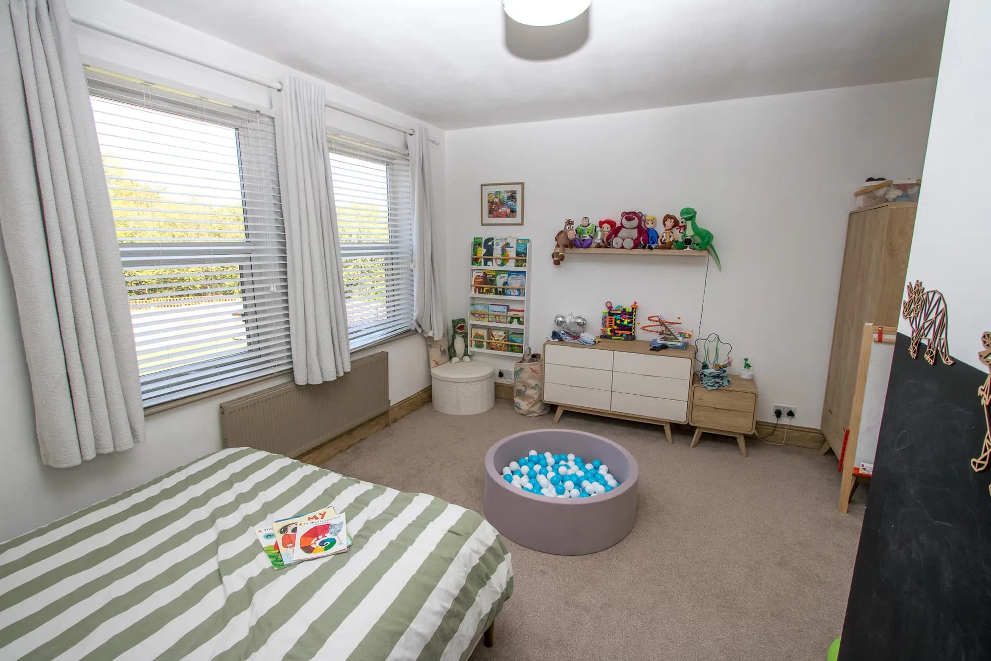 property photo 12 of 18