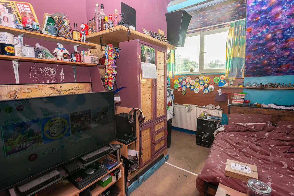 property photo 10 of 19