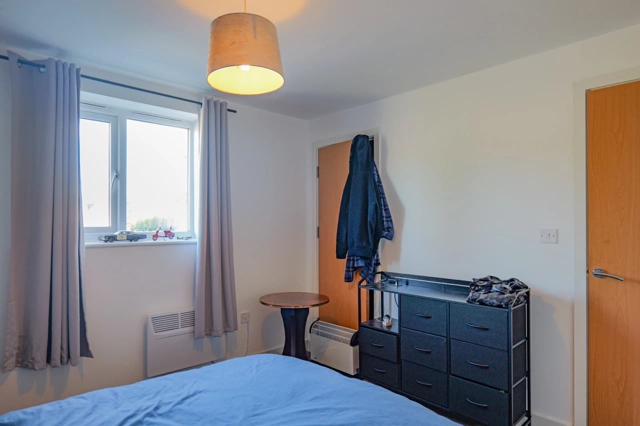property photo 10 of 16
