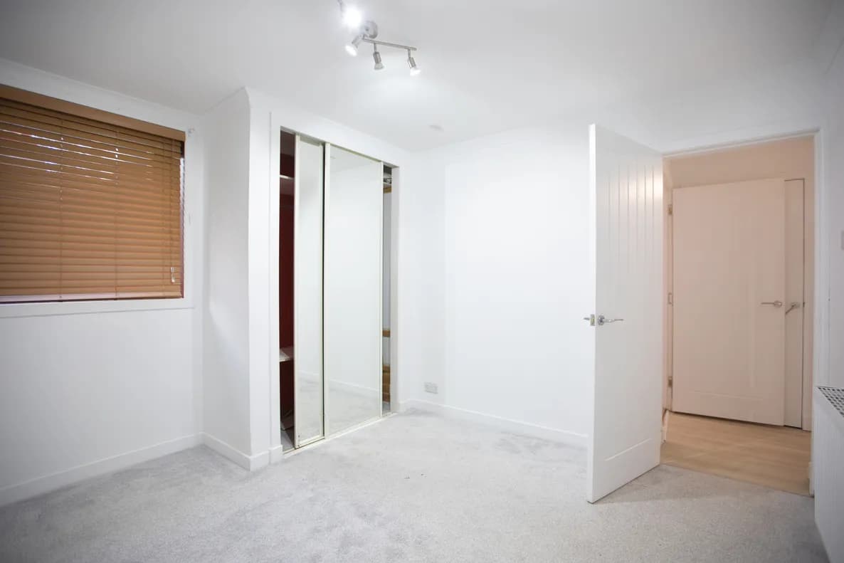 property photo 13 of 29