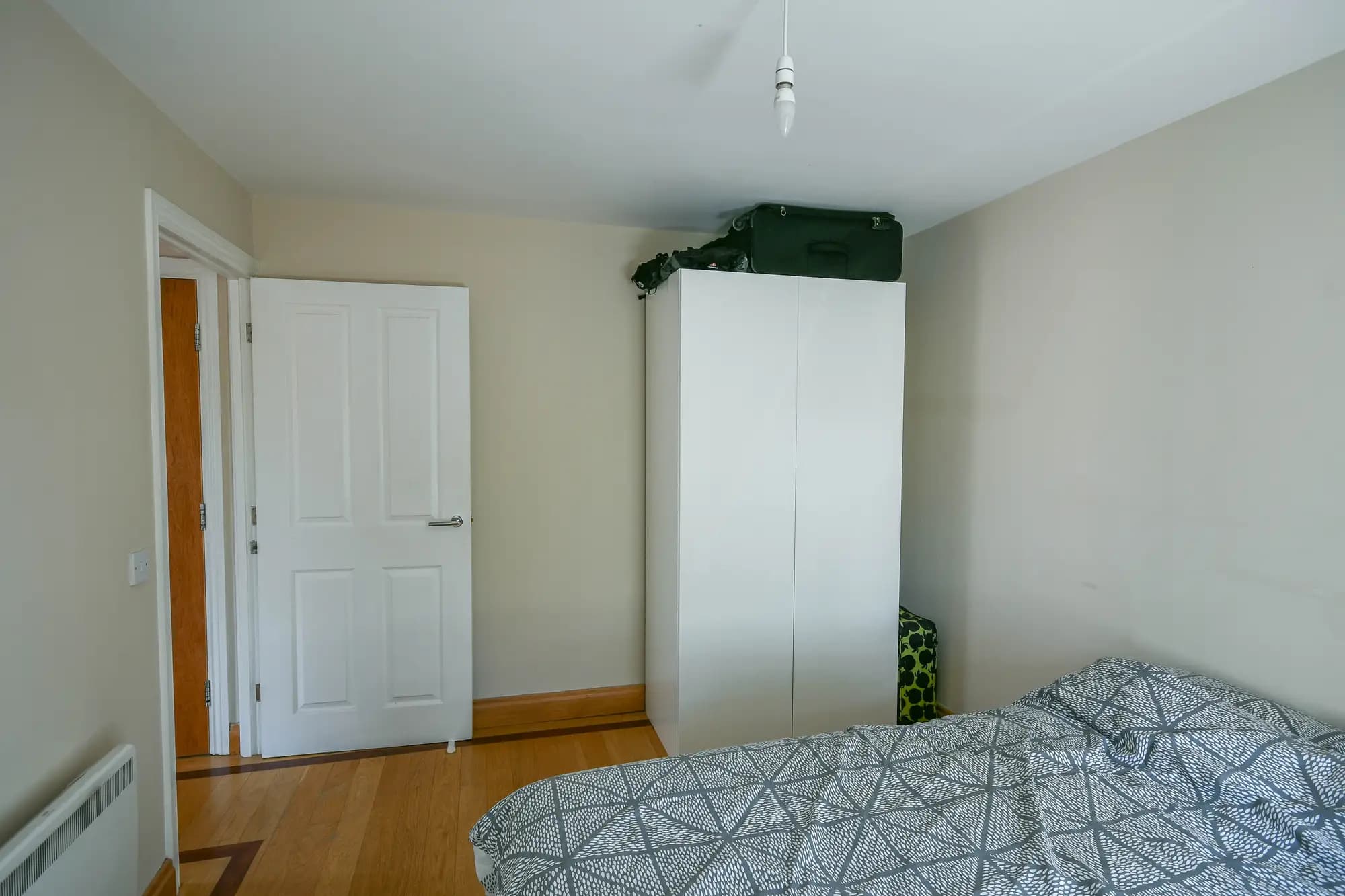 property photo 11 of 17