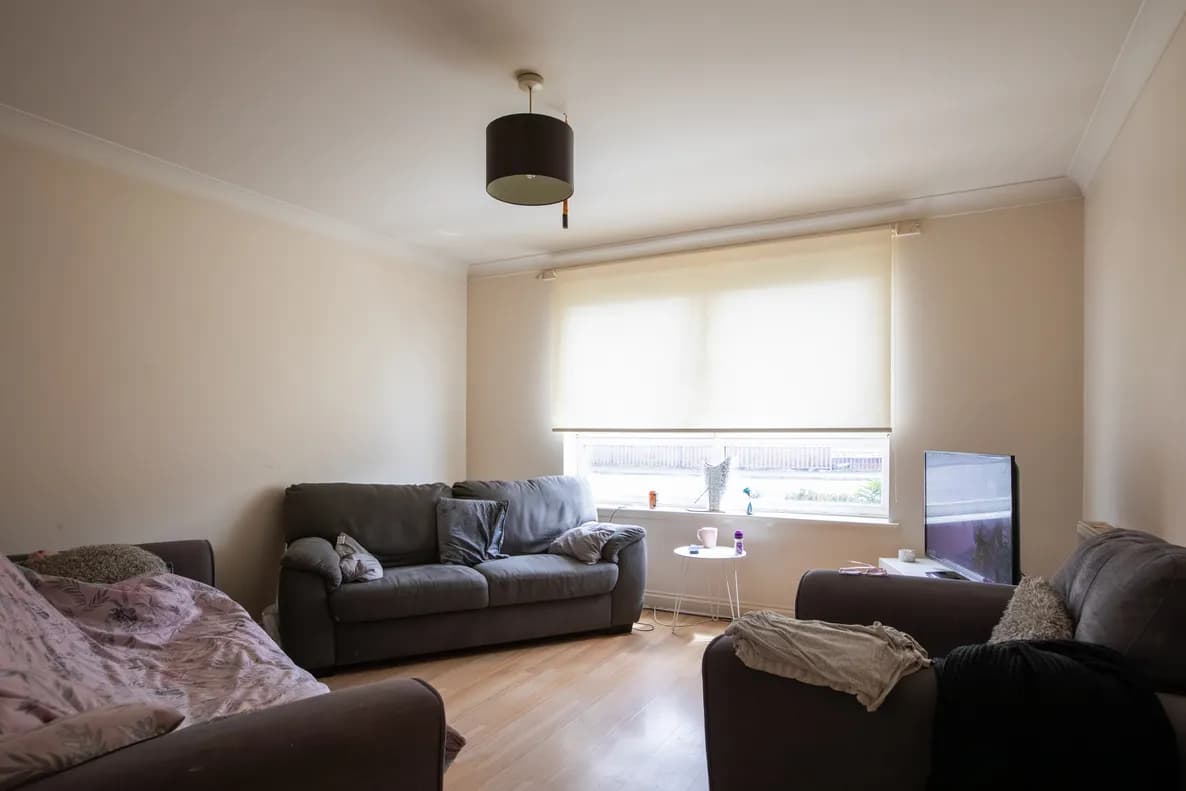 property photo 6 of 10