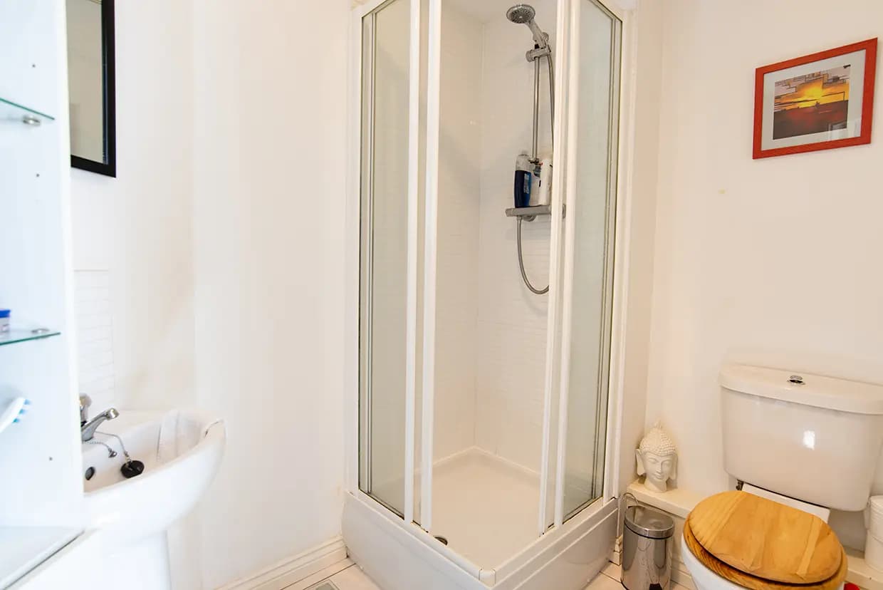 property photo 9 of 20