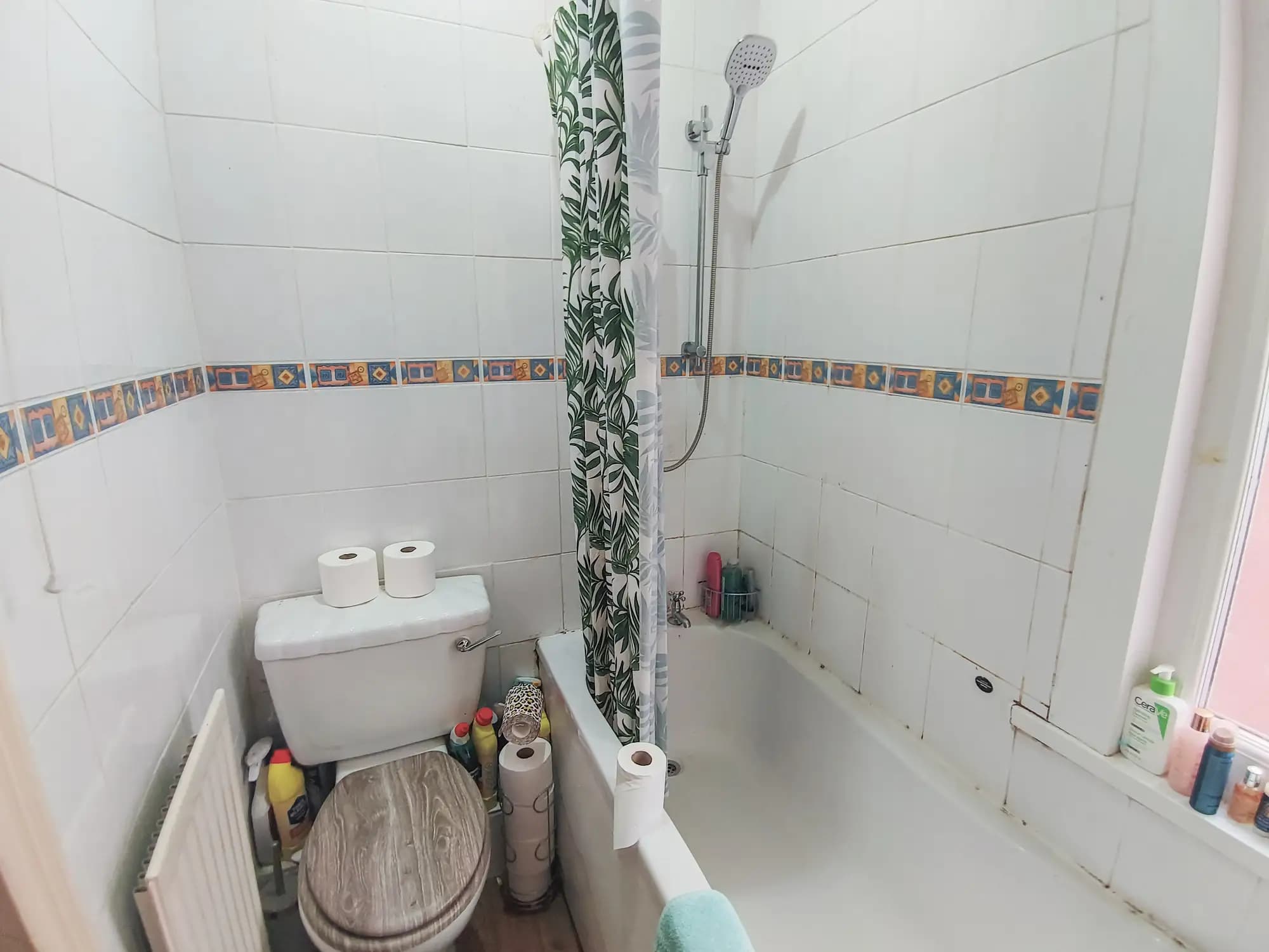 property photo 8 of 19