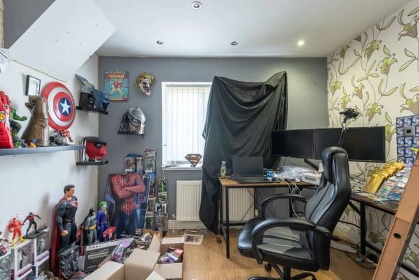 property photo 13 of 17