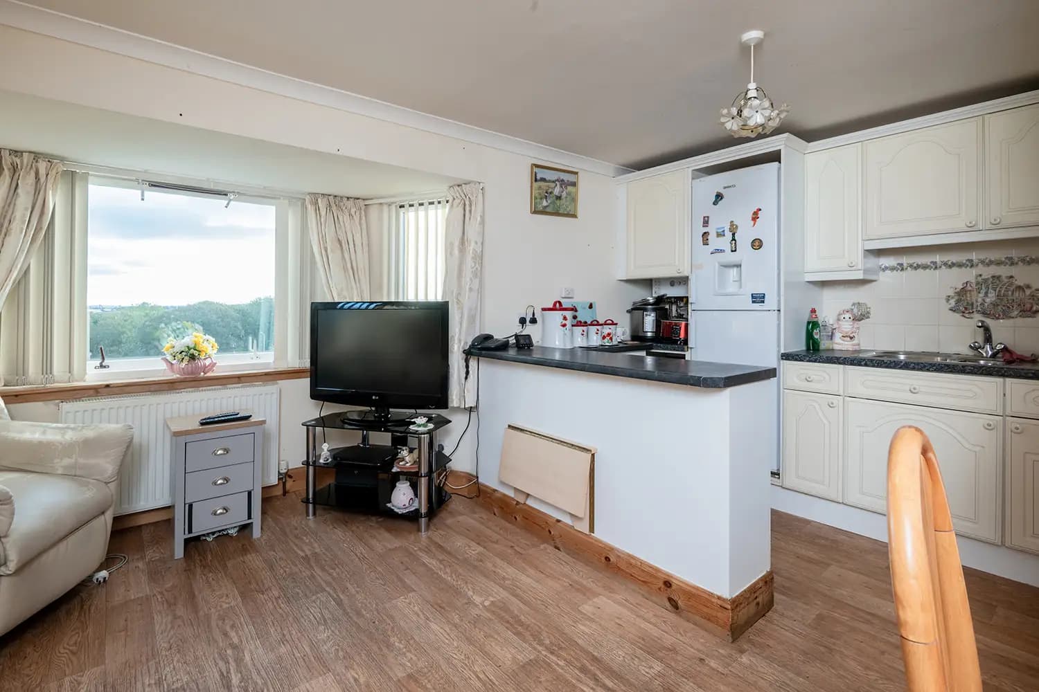 property photo 6 of 30