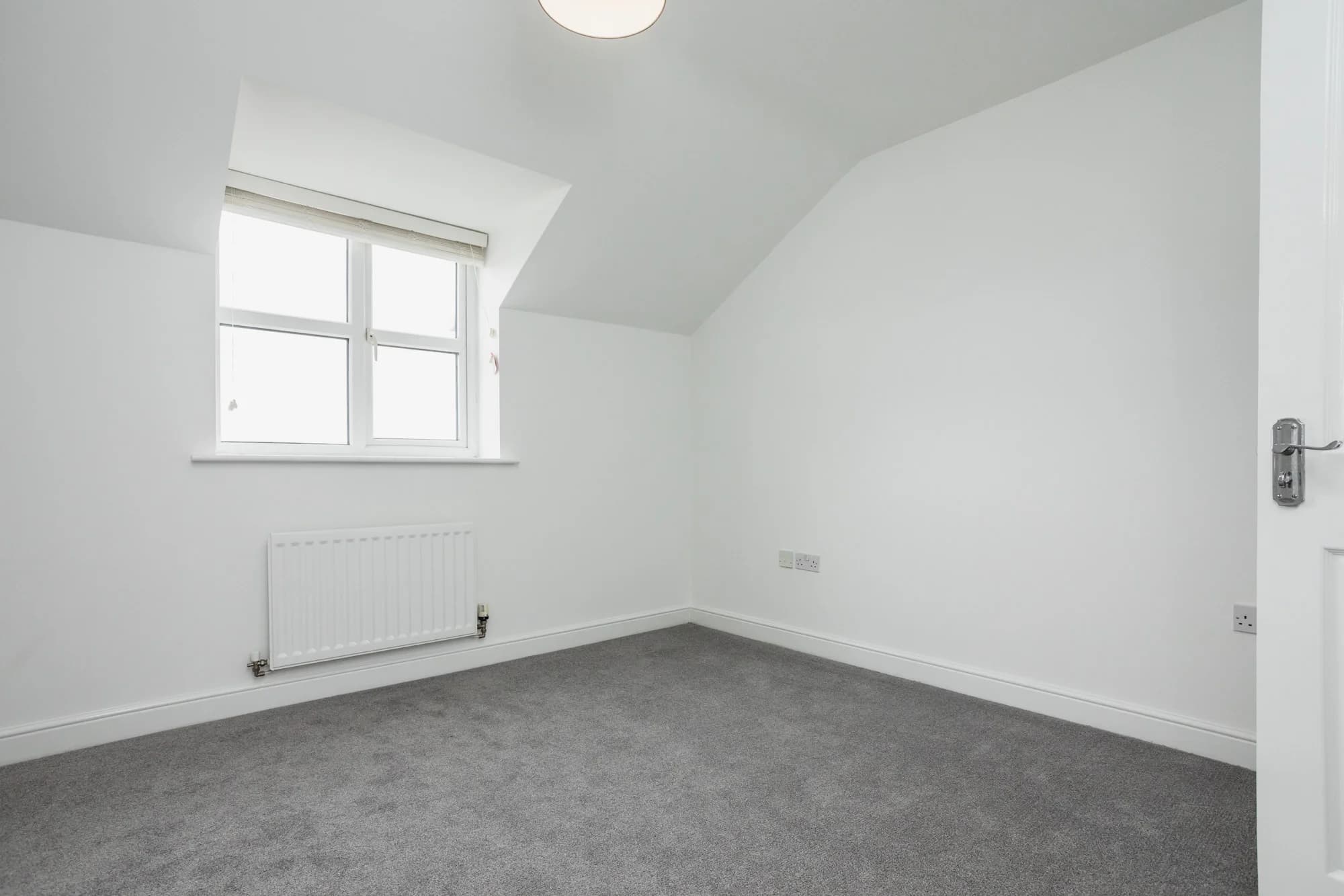 property photo 11 of 21