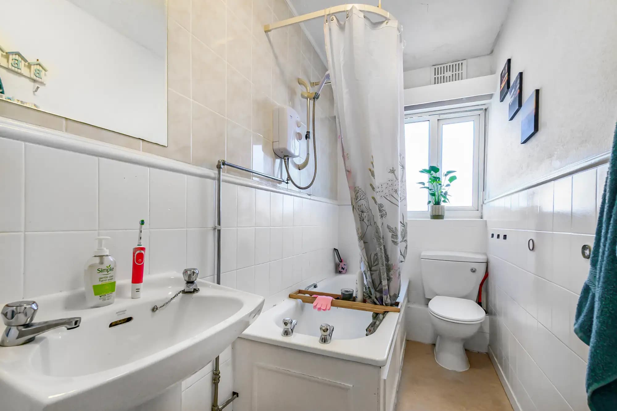 property photo 7 of 18