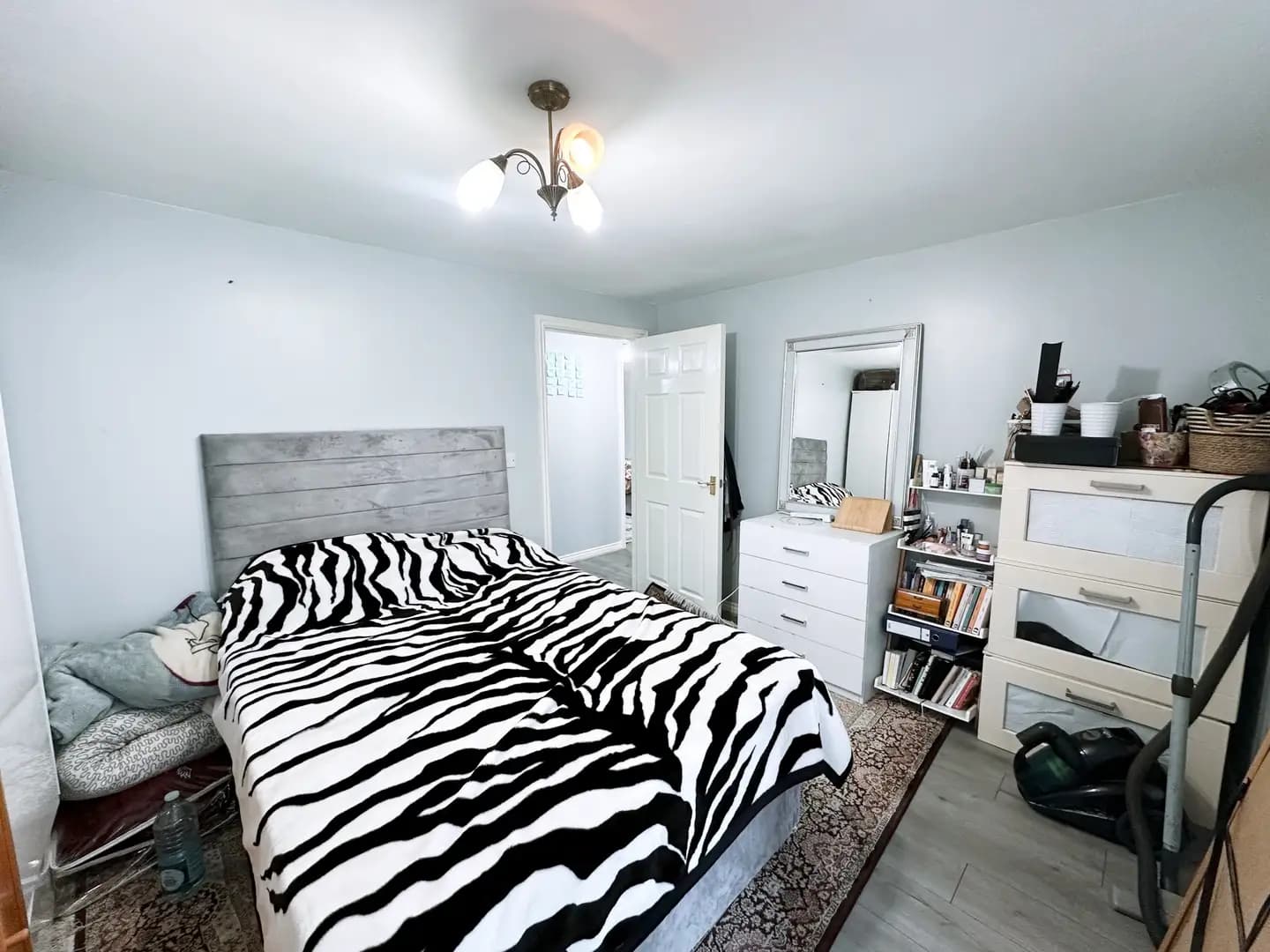 property photo 9 of 22