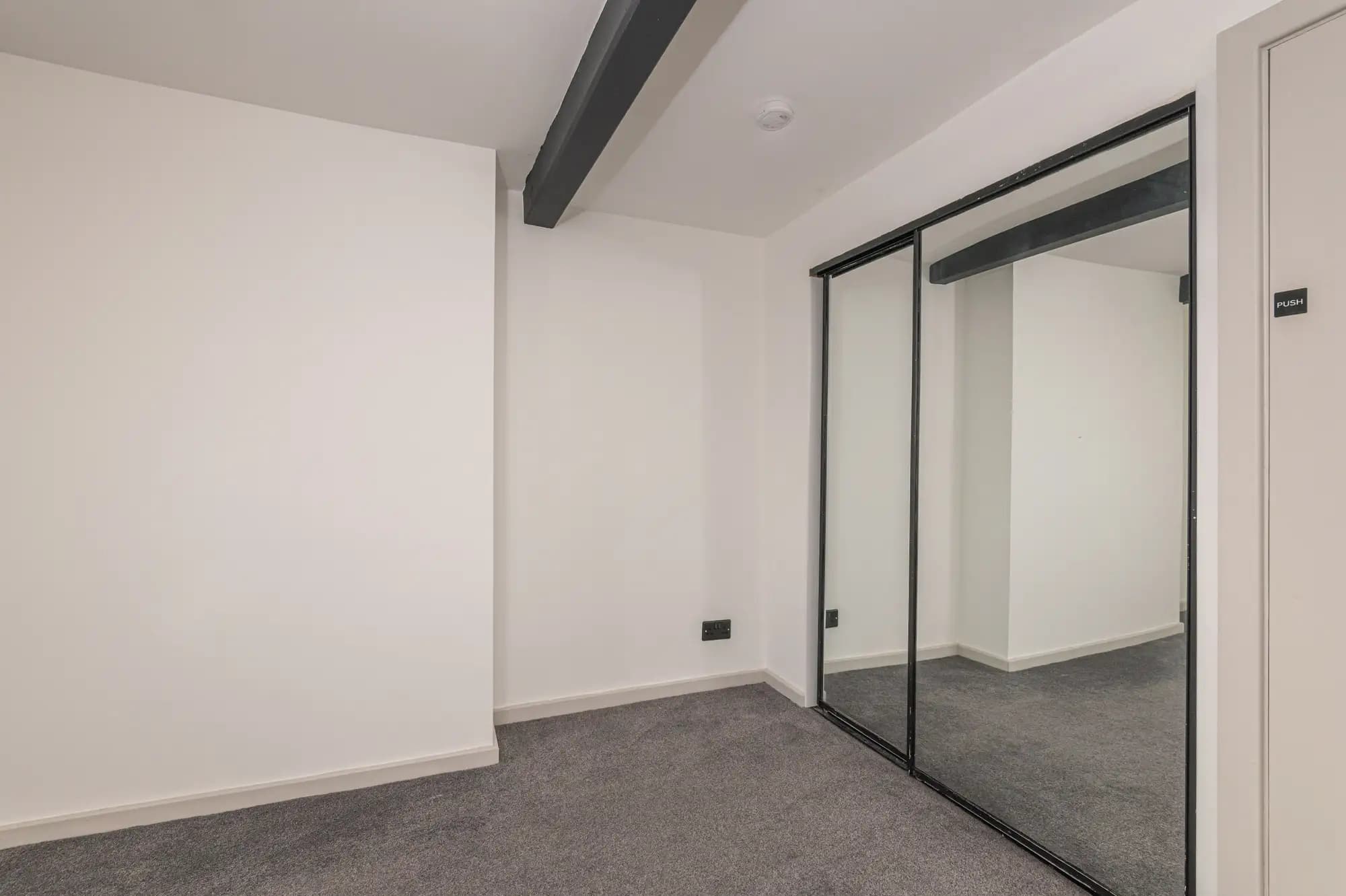 property photo 19 of 28