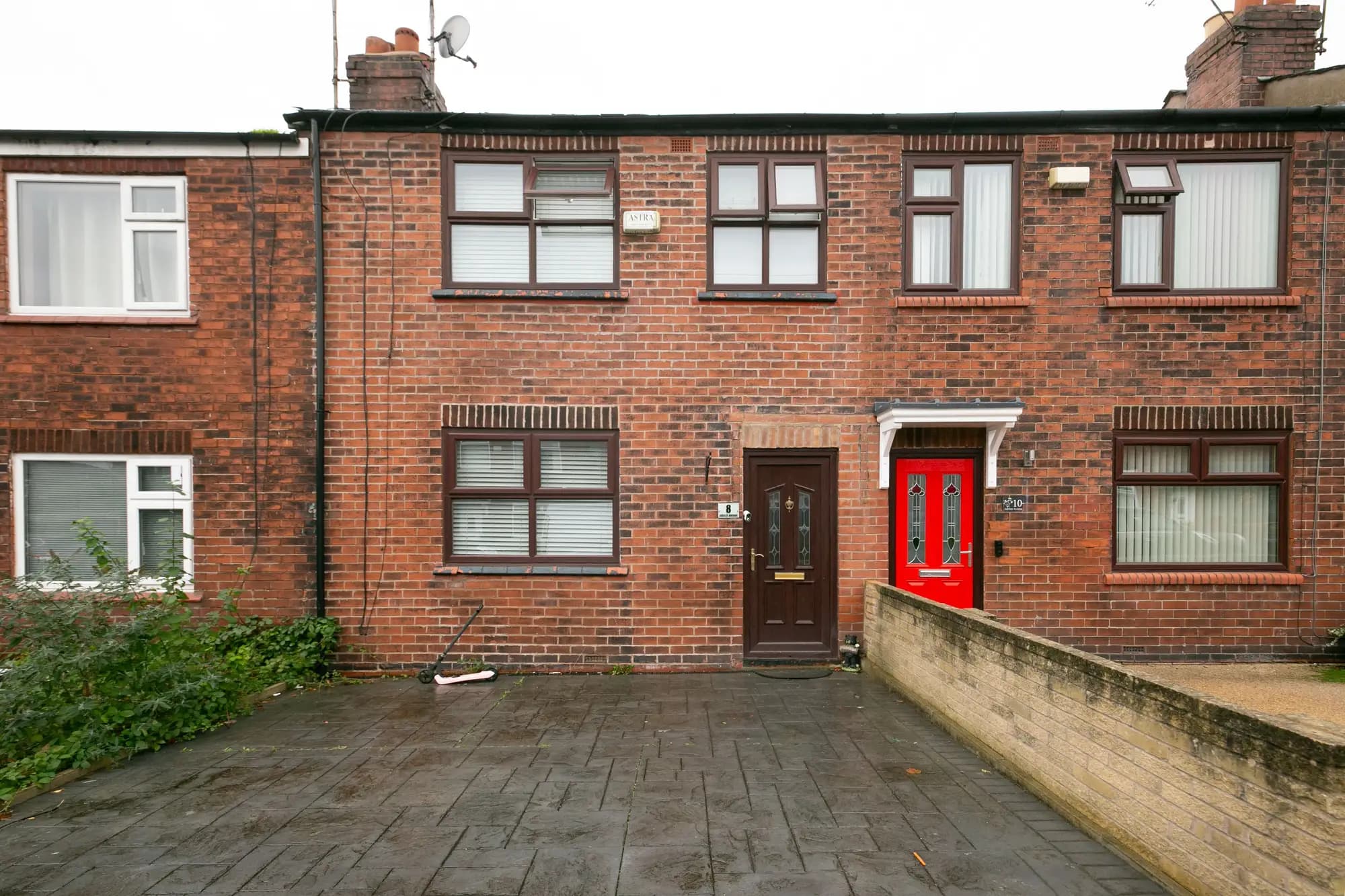 property photo 1 of 16