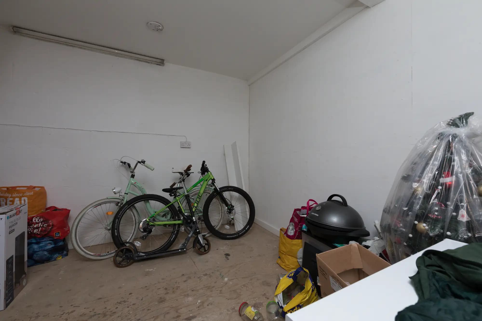 property photo 14 of 19