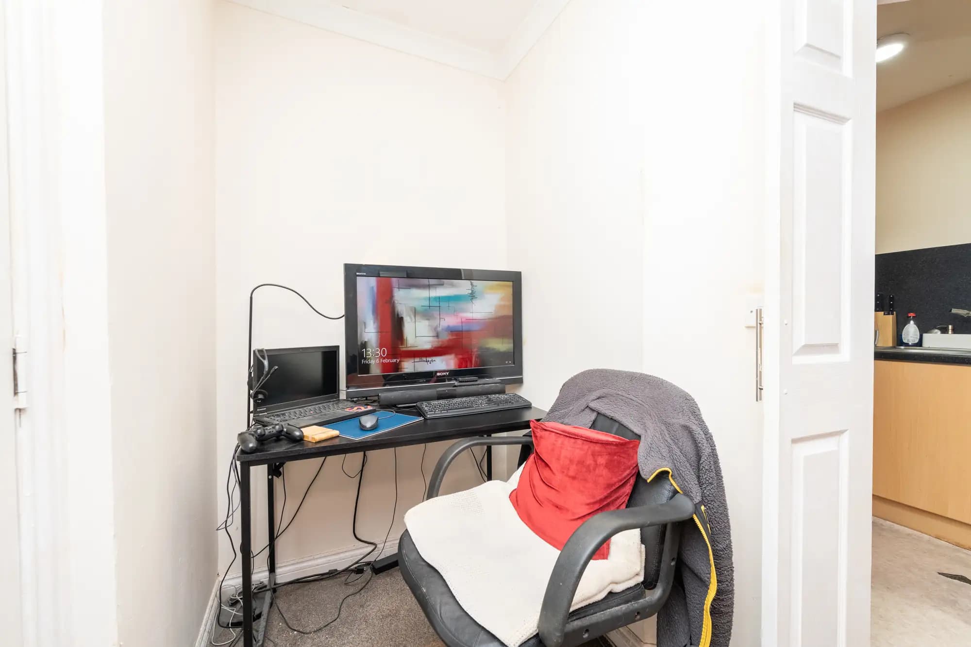 property photo 10 of 22