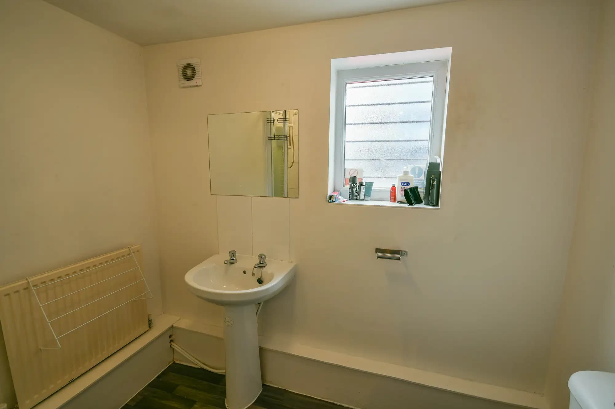 property photo 15 of 29