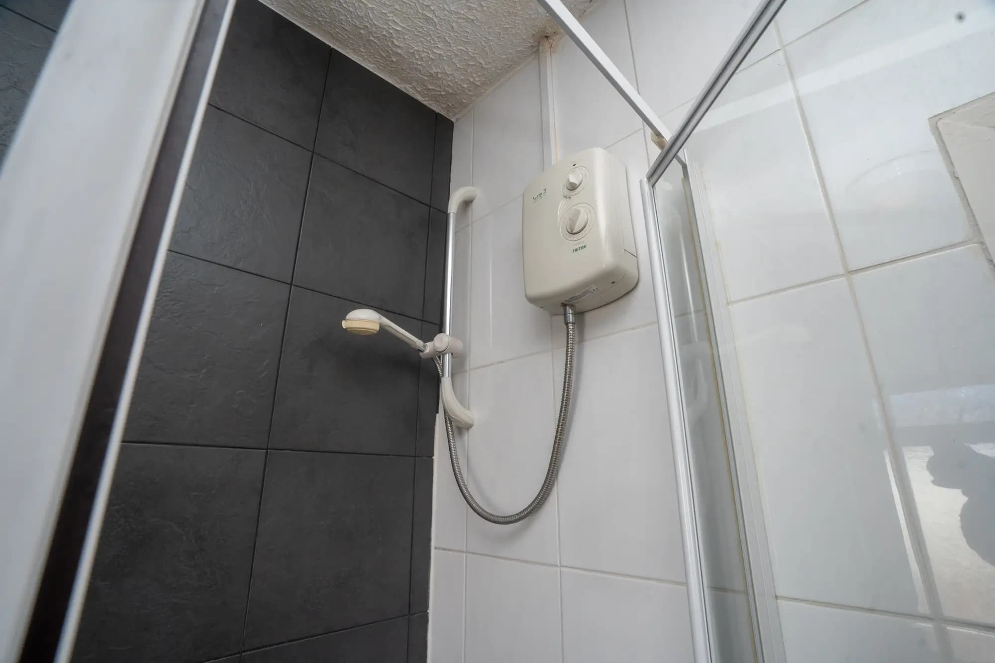 property photo 10 of 18