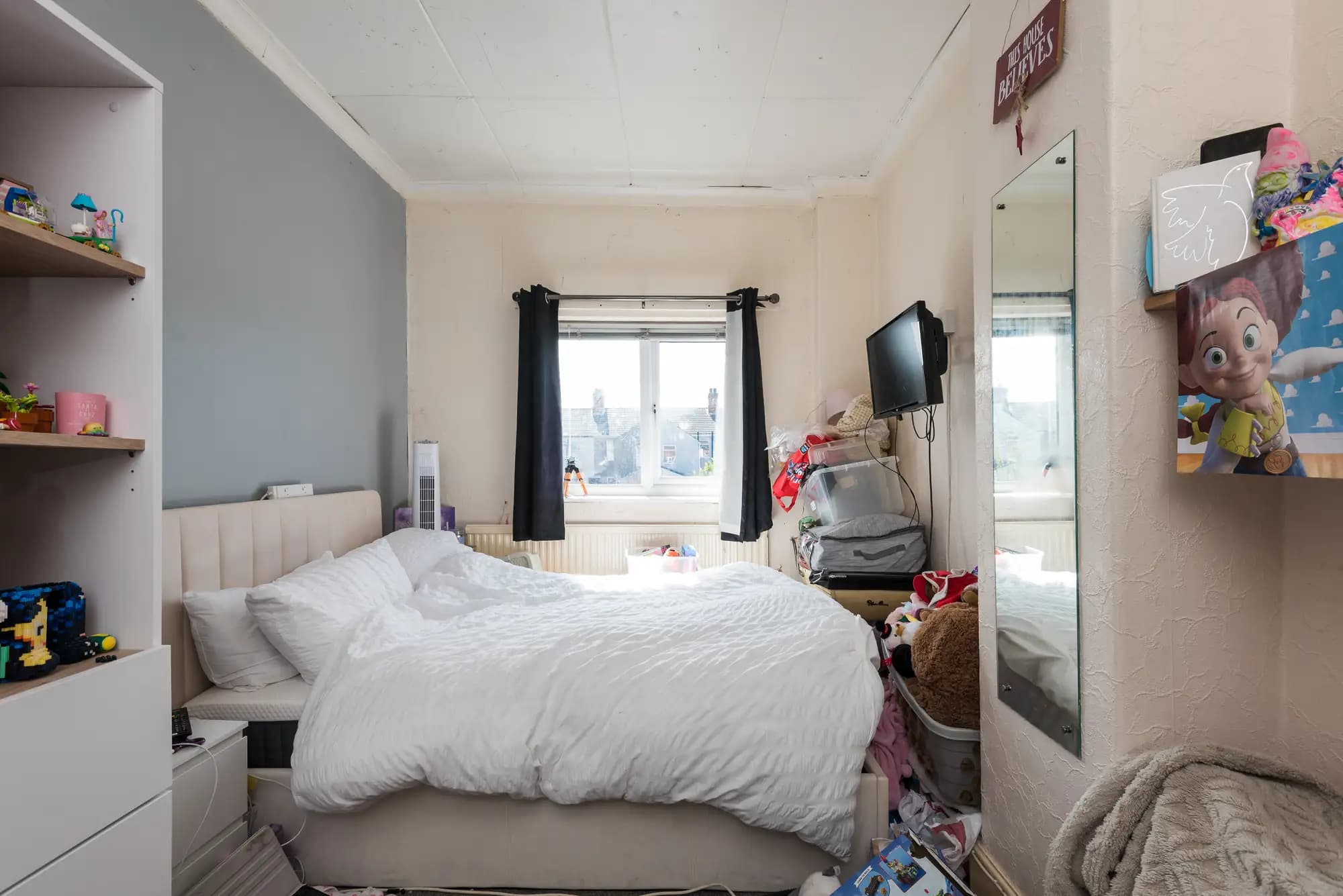 property photo 11 of 17