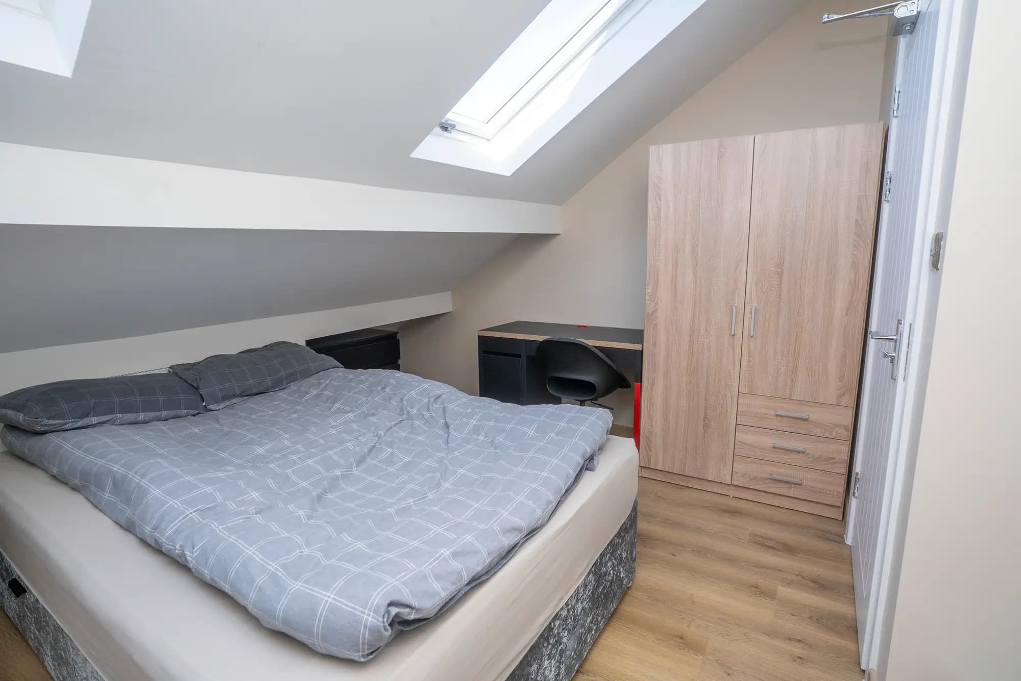property photo 9 of 45