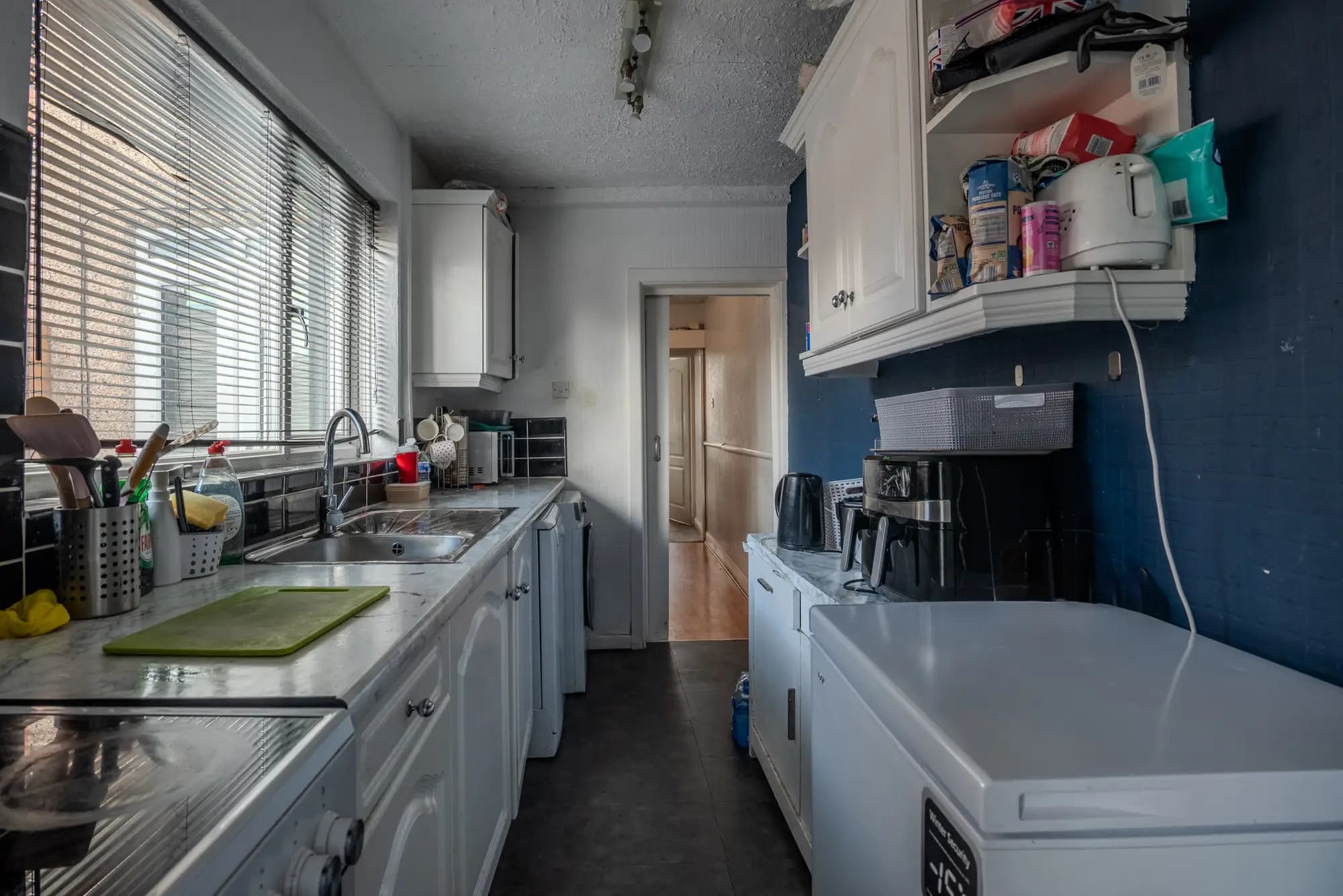property photo 6 of 19