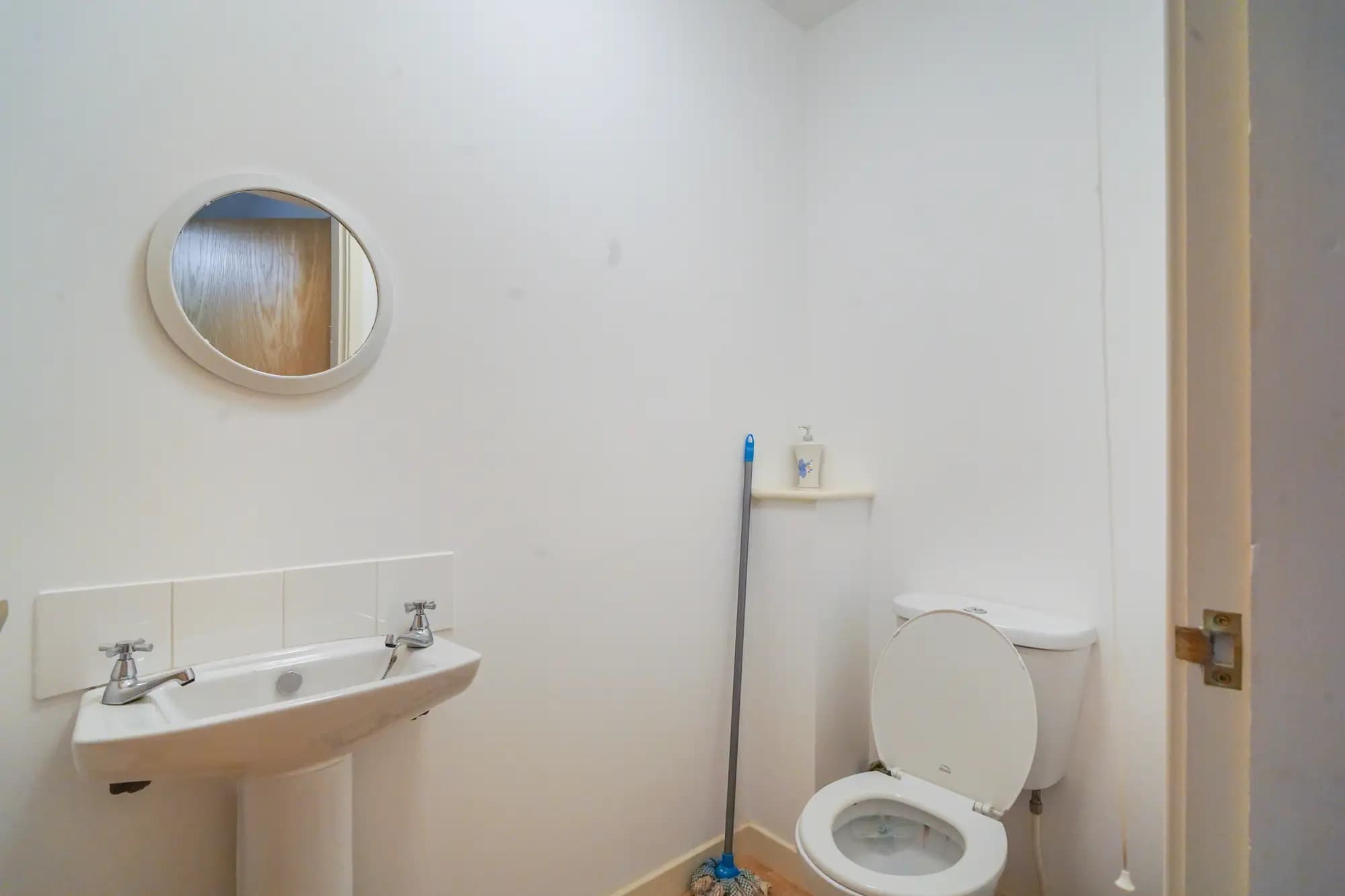 property photo 13 of 31