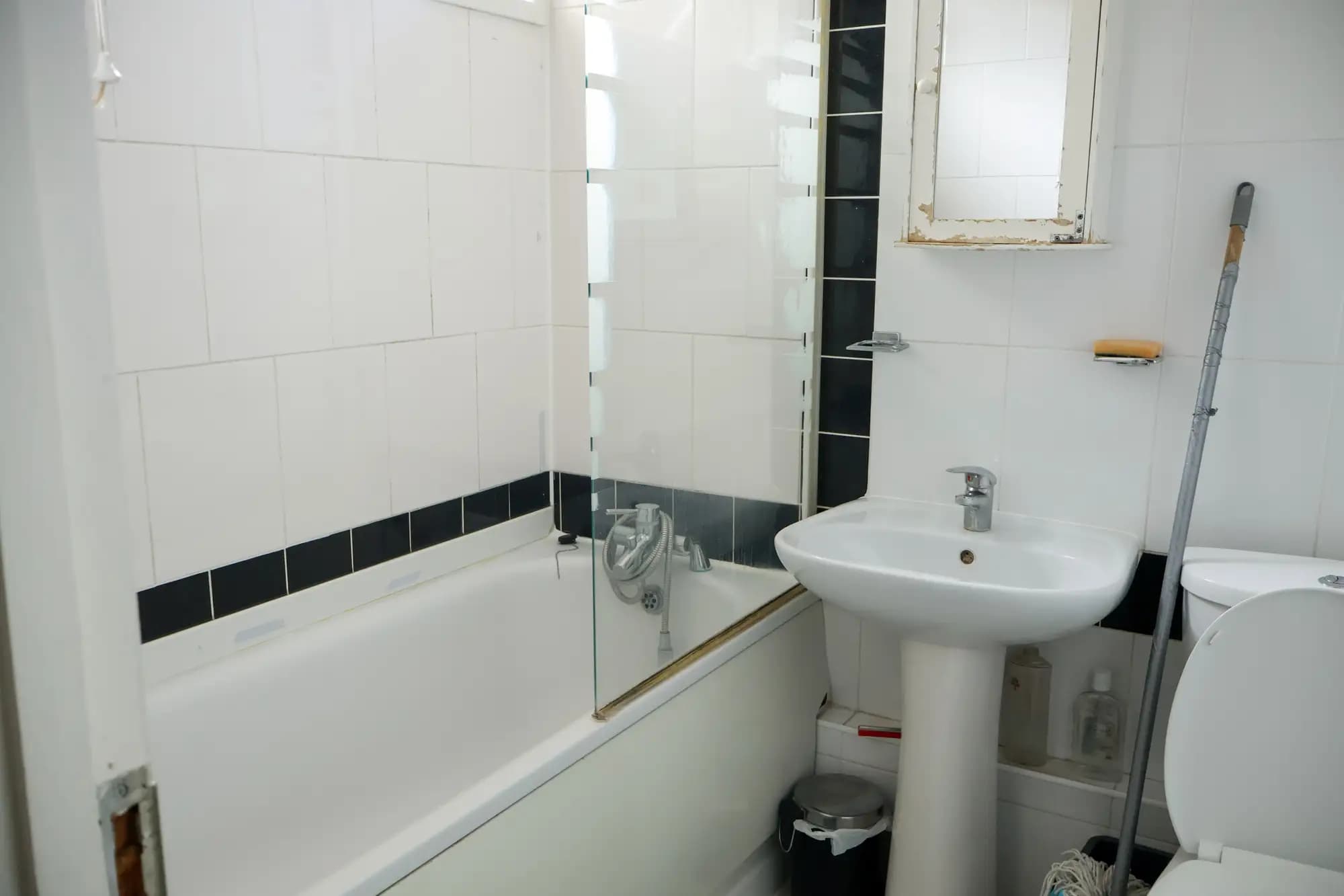 property photo 7 of 24