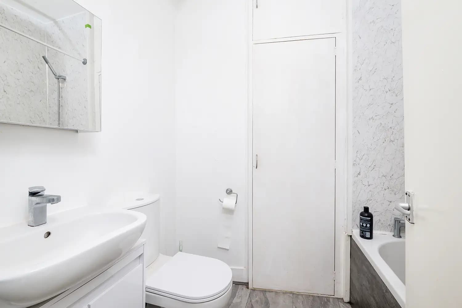 property photo 8 of 16