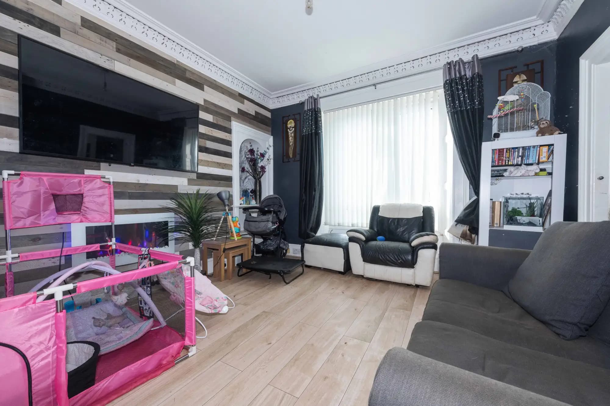 property photo 3 of 10
