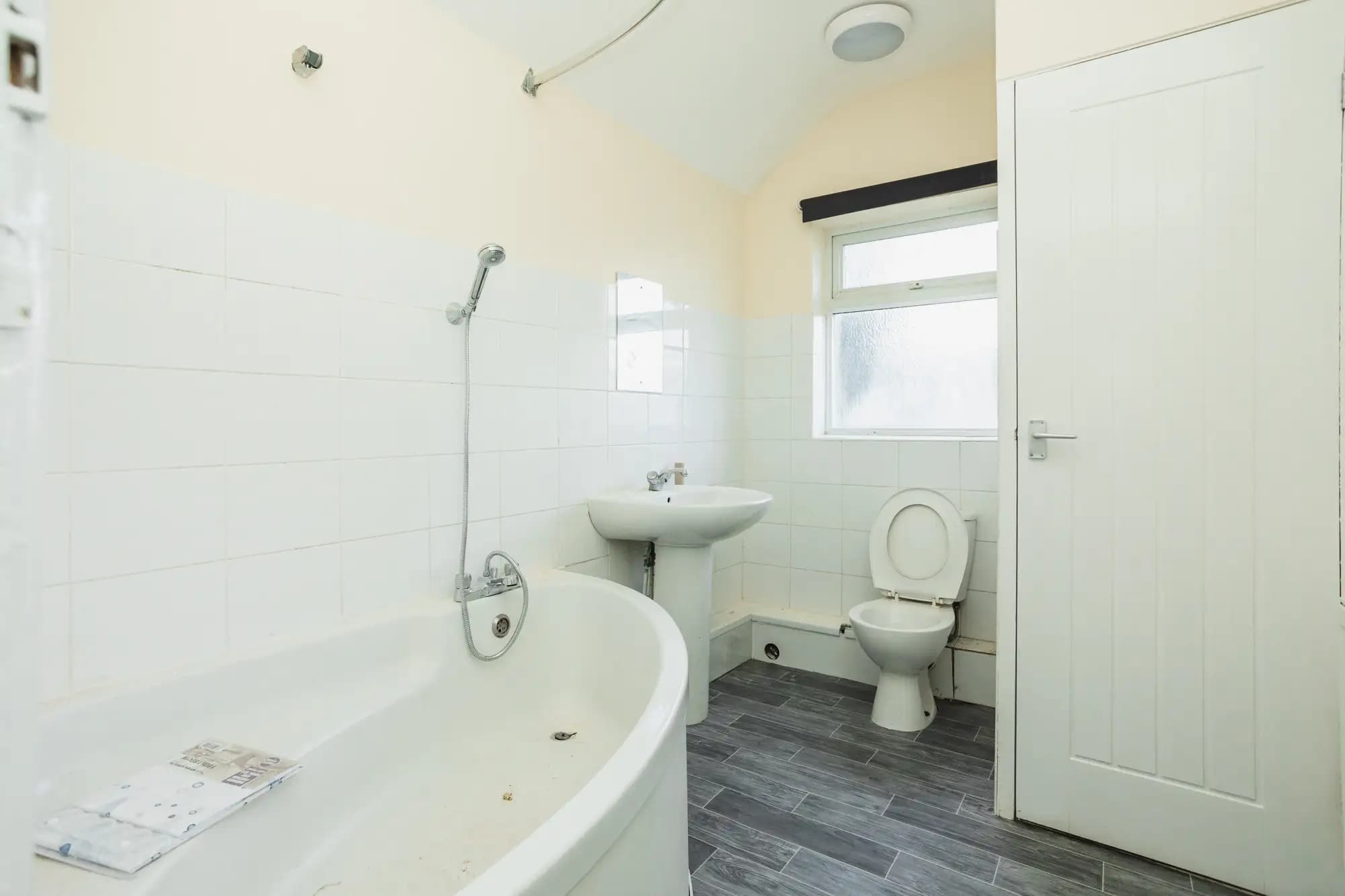 property photo 7 of 32