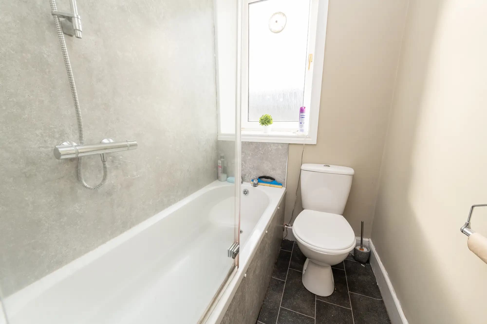 property photo 9 of 20