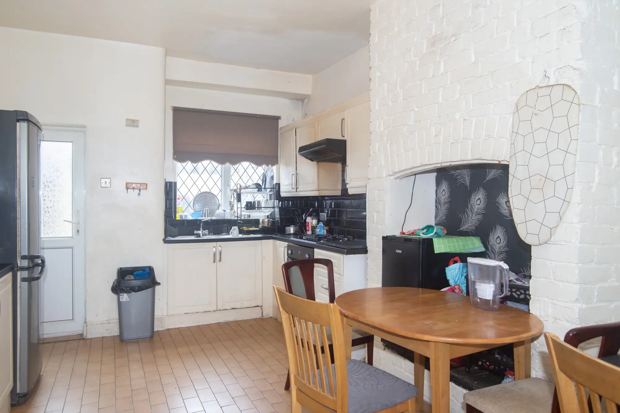 property photo 9 of 22