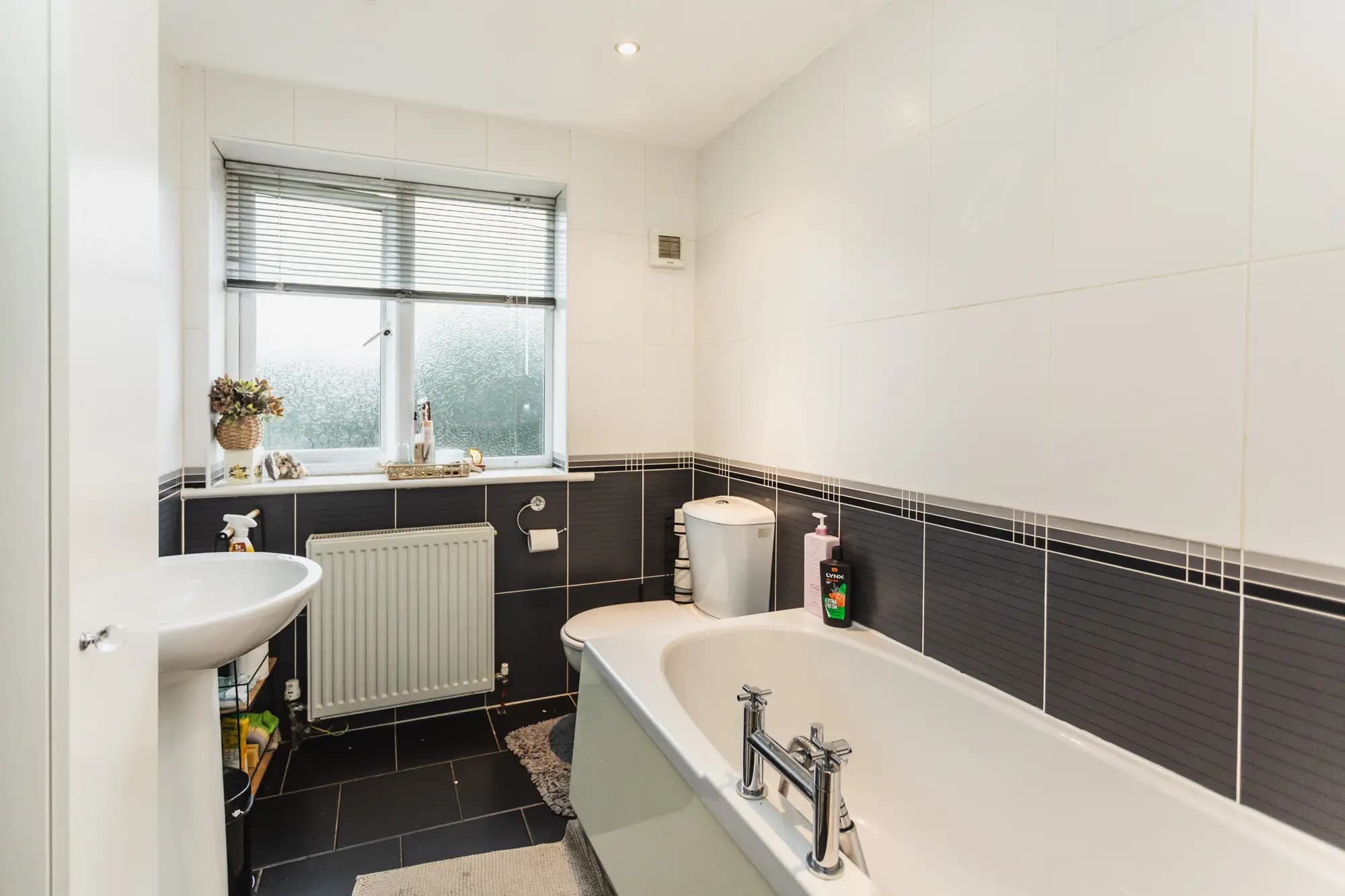 property photo 13 of 31