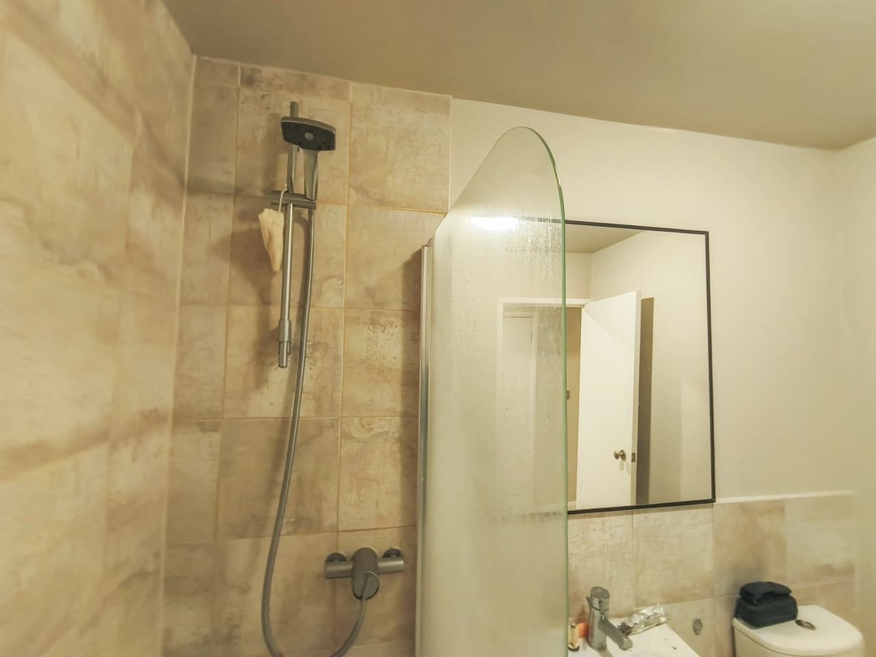 property photo 6 of 11