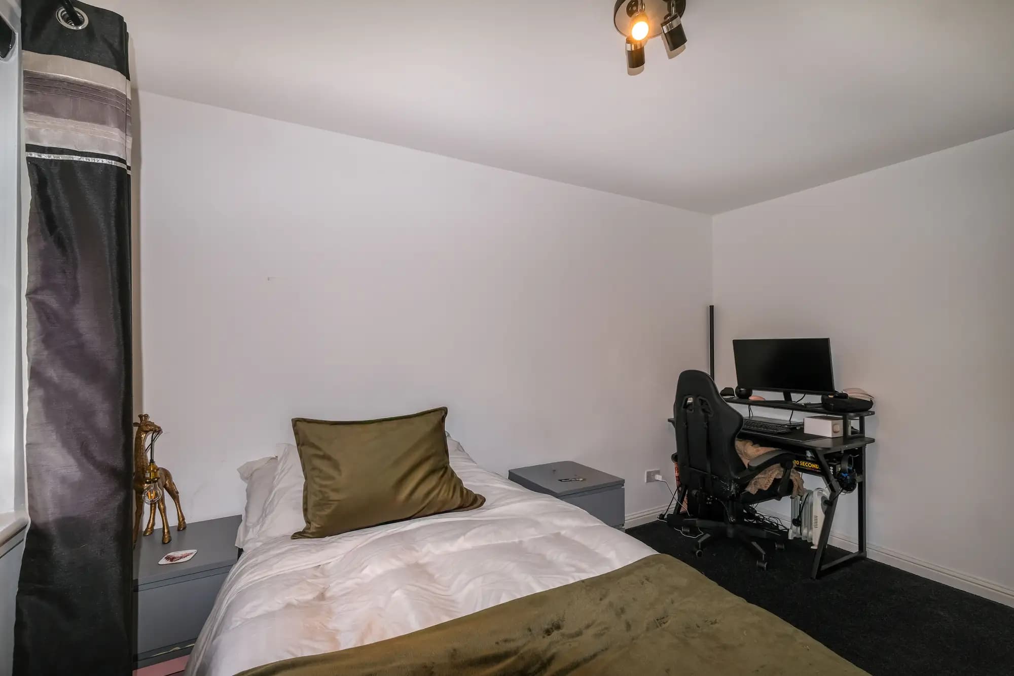 property photo 16 of 20