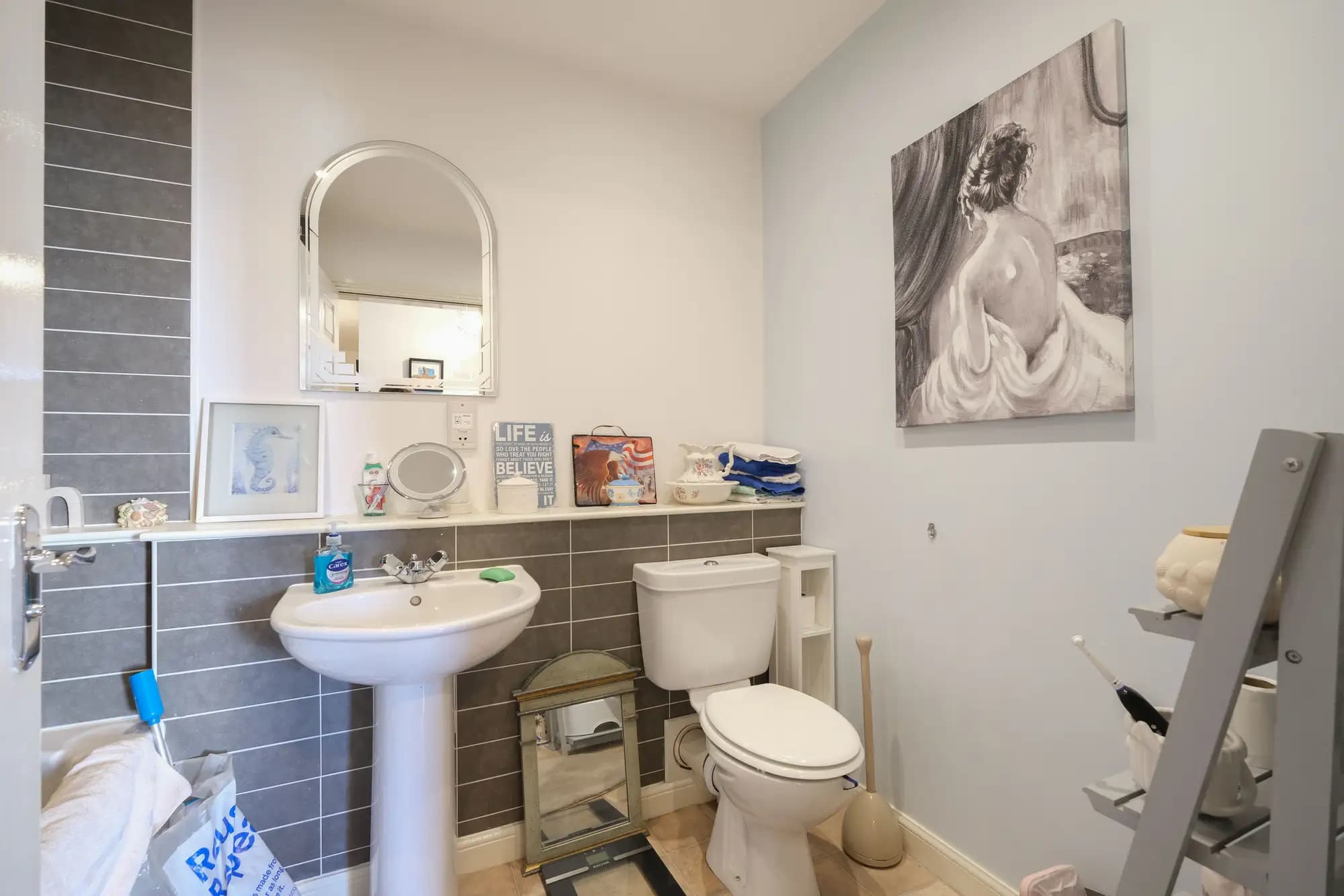property photo 8 of 22